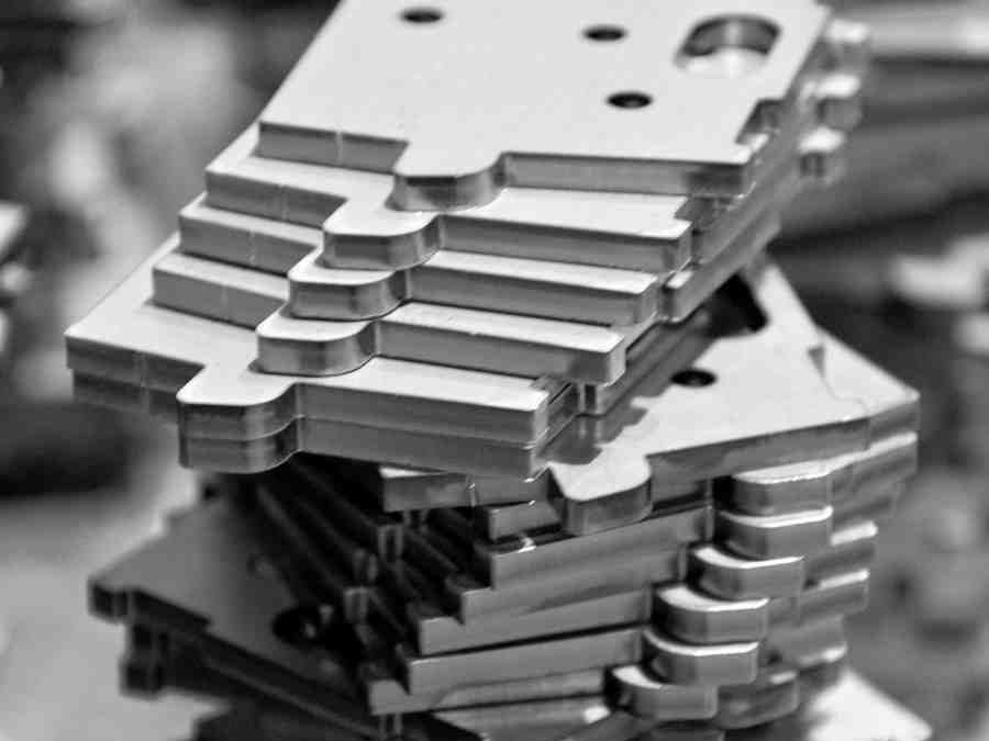 Flatbed laser cutting thick or thin material
